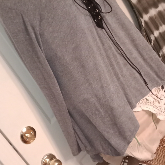 Unique Grey Casual Top - Picture 5 of 11